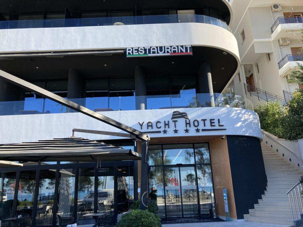 the yacht hotel restaurant